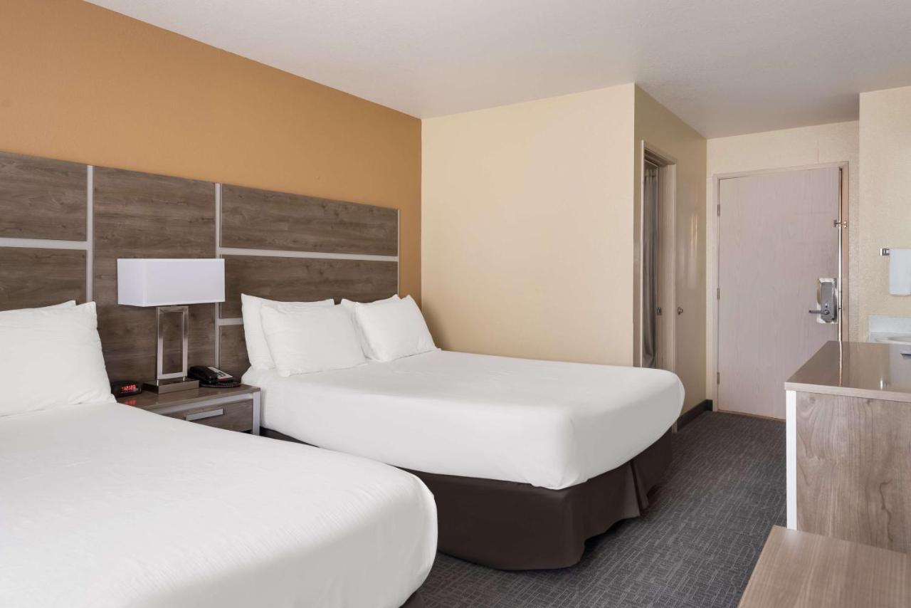 Surestay Hotel By Best Western Wells Bagian luar foto