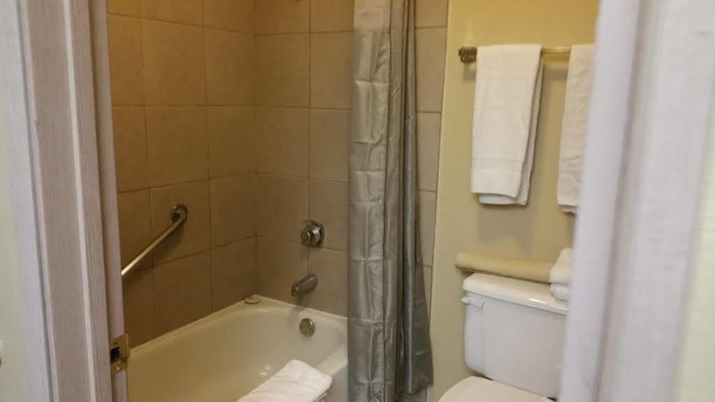 Surestay Hotel By Best Western Wells Bagian luar foto
