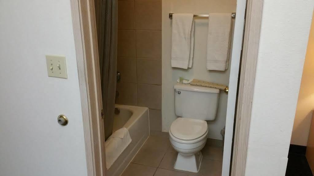 Surestay Hotel By Best Western Wells Bagian luar foto